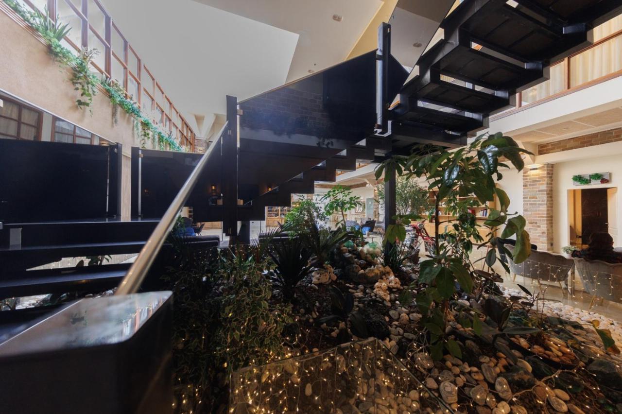 Garden Hotel 5*